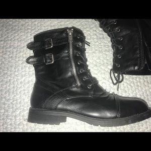 I.D Required black combat boots - women’s 4